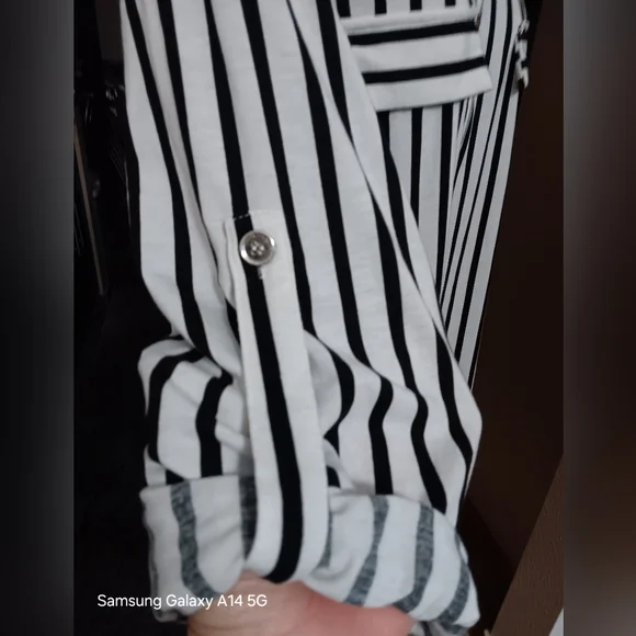 Black/White Striped Blouse, Zip Front Roll Tab Sleeves 3XL - Picture 6 of 13